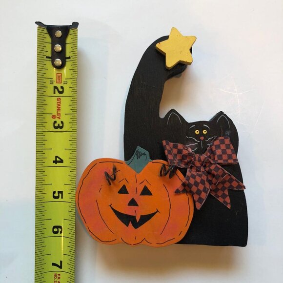 Wood, Cat & Pumpkin, (free-standing) decor, appx dimensions of 6"Hx4.5"Wx1.5"D - Picture 2 of 4
